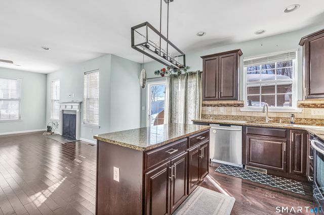 9 Fox Run Lane, Seymour, CT 06483