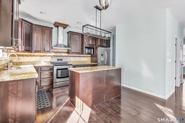 9 Fox Run Lane, Seymour, CT 06483