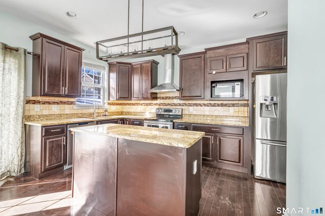 9 Fox Run Lane, Seymour, CT 06483