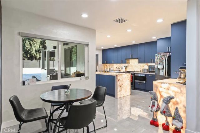 2240 N Parish, Burbank, CA 91504