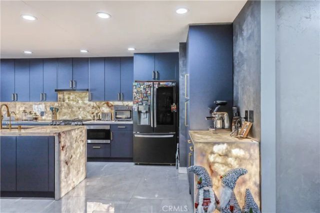 2240 N Parish, Burbank, CA 91504