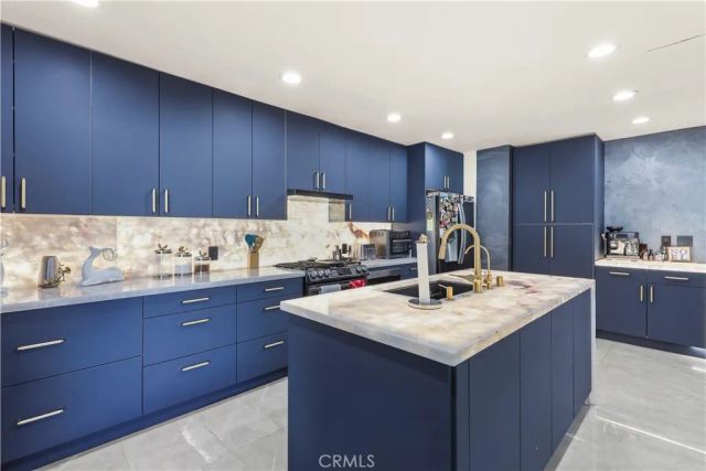 2240 N Parish, Burbank, CA 91504