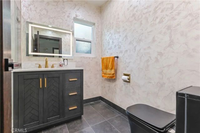 2240 N Parish, Burbank, CA 91504