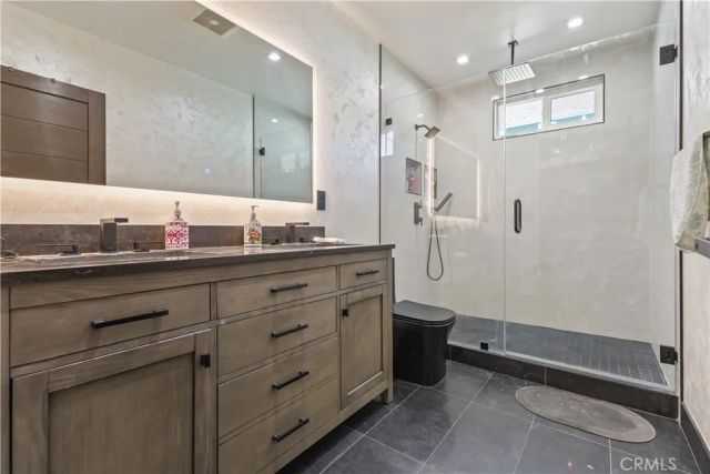 2240 N Parish, Burbank, CA 91504
