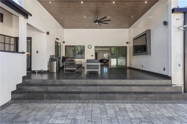 2240 N Parish, Burbank, CA 91504