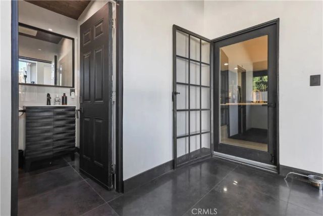 2240 N Parish, Burbank, CA 91504
