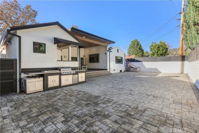 2240 N Parish, Burbank, CA 91504