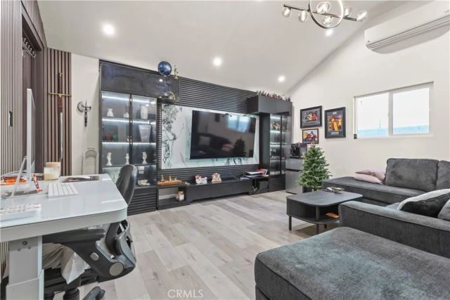 2240 N Parish, Burbank, CA 91504