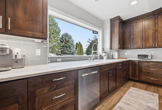 570 N Cove Colony Way, Eagle, ID 83616