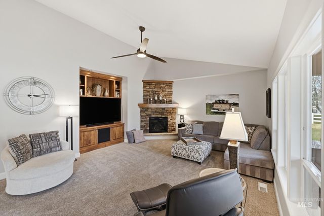 570 N Cove Colony Way, Eagle, ID 83616