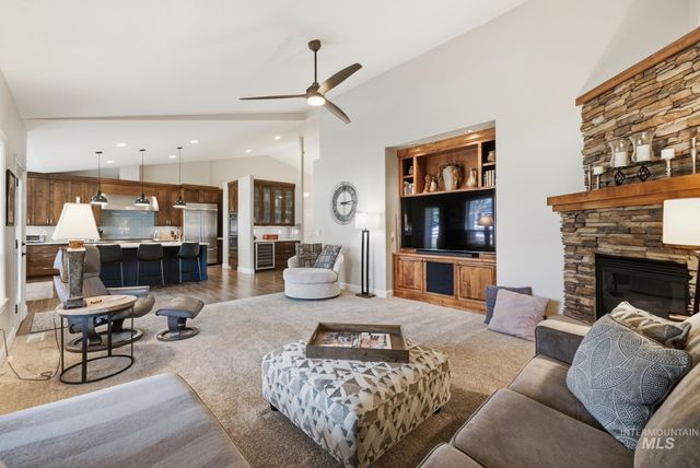 570 N Cove Colony Way, Eagle, ID 83616