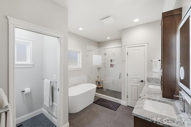 570 N Cove Colony Way, Eagle, ID 83616