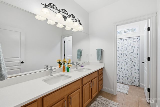 570 N Cove Colony Way, Eagle, ID 83616