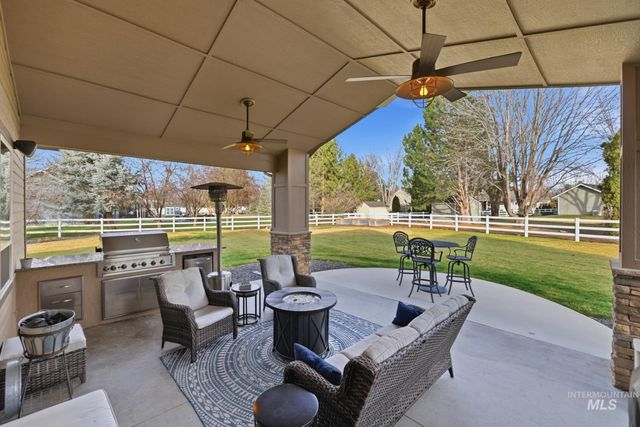 570 N Cove Colony Way, Eagle, ID 83616