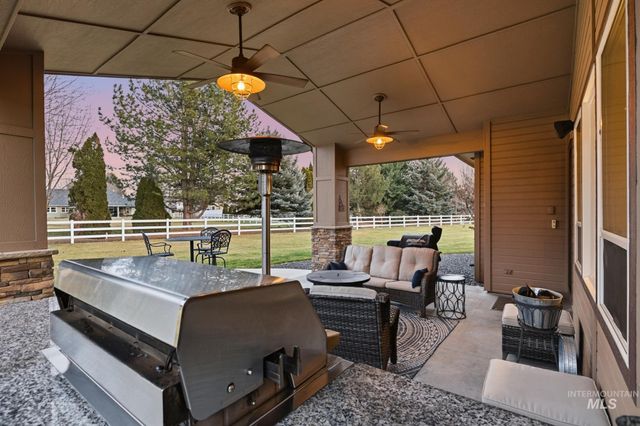 570 N Cove Colony Way, Eagle, ID 83616