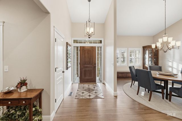 570 N Cove Colony Way, Eagle, ID 83616