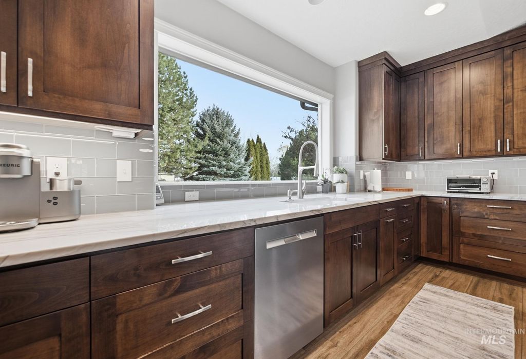 570 N Cove Colony Way, Eagle, ID 83616 photo 11