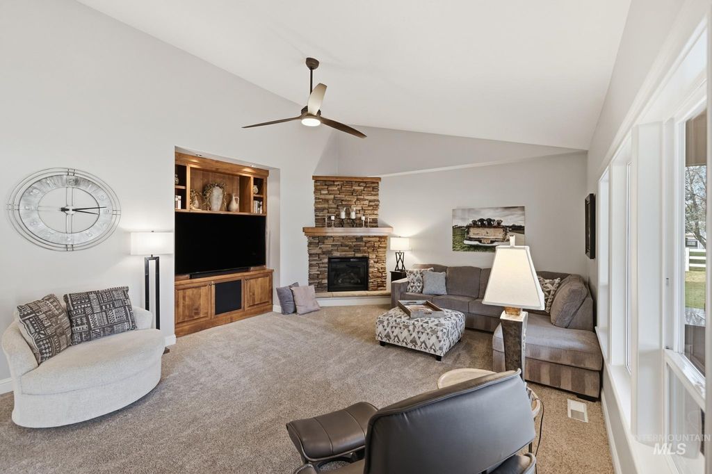 570 N Cove Colony Way, Eagle, ID 83616 photo 17