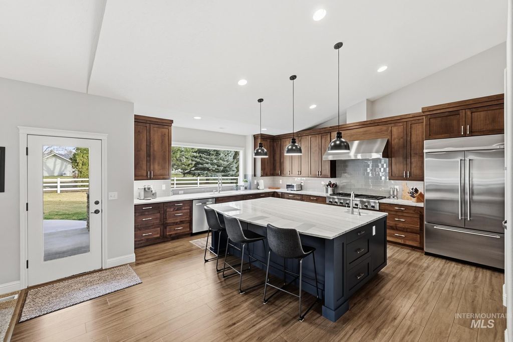 570 N Cove Colony Way, Eagle, ID 83616 photo 9