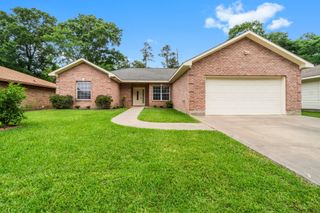 104 Mccardell Lane, Livingston, TX 77351