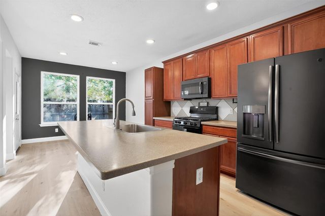 126 Silver Penny Drive, Conroe, TX 77384