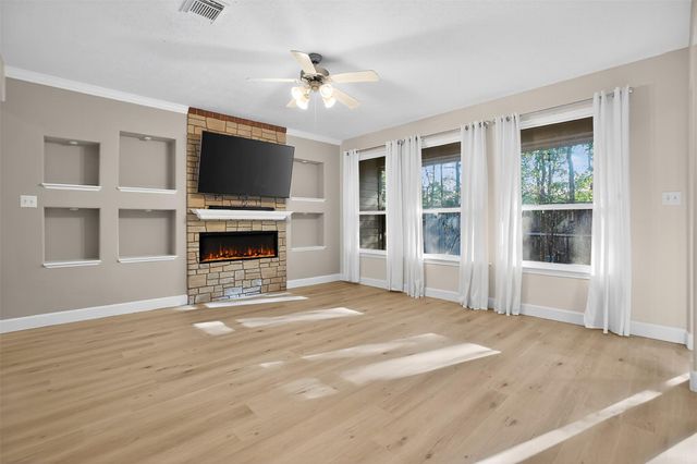 126 Silver Penny Drive, Conroe, TX 77384