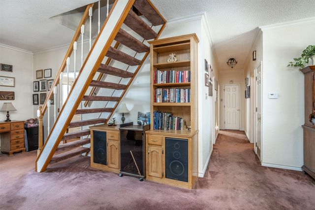 128 San Chez Drive, Lake Kiowa, TX 76240