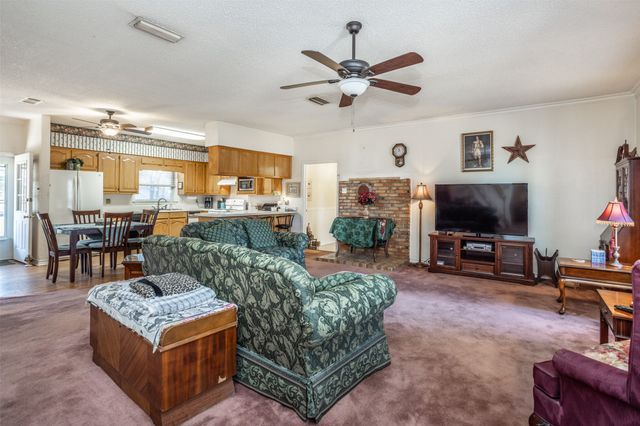 128 San Chez Drive, Lake Kiowa, TX 76240