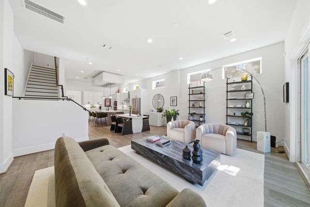 1529 Laird Street, Houston, TX 77008
