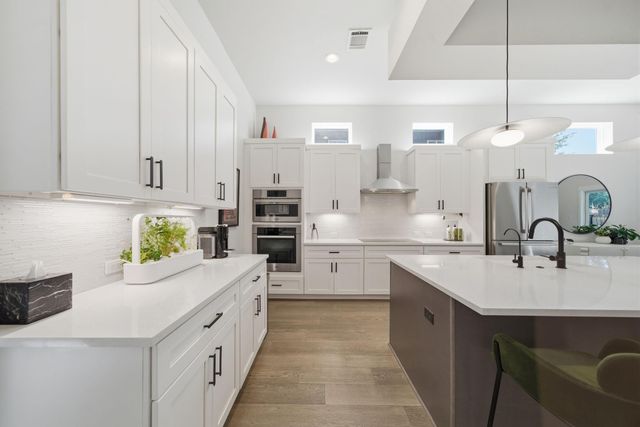 1529 Laird Street, Houston, TX 77008