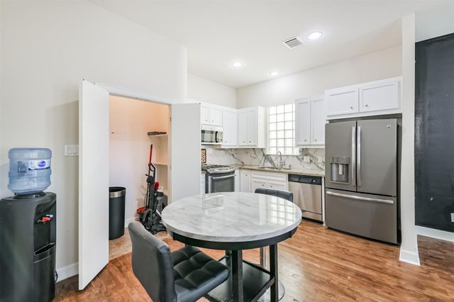 11307 Main Holly Drive, Houston, TX 77025