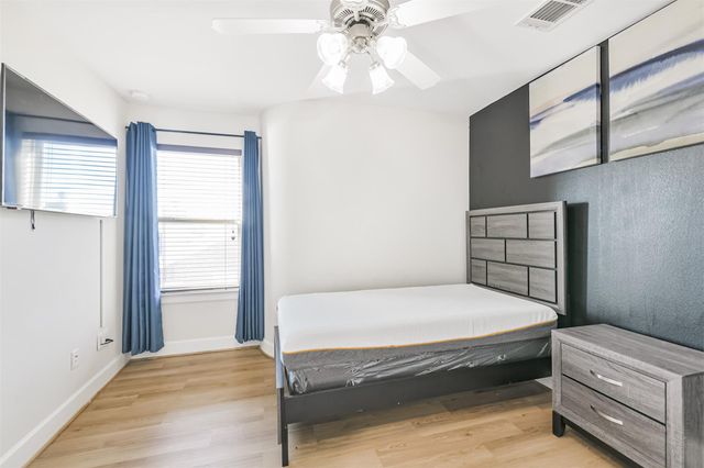 11307 Main Holly Drive, Houston, TX 77025