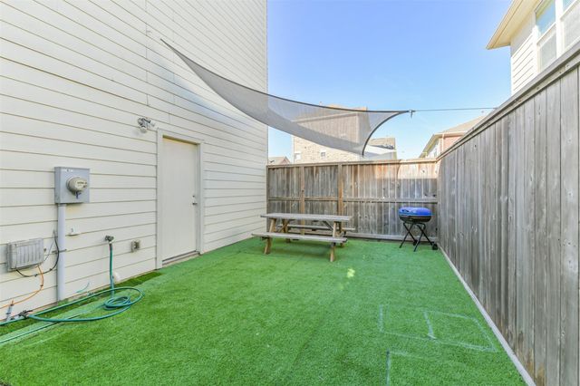 11307 Main Holly Drive, Houston, TX 77025