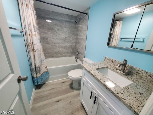 1055 Palm AVE 214, North Fort Myers, FL 33903