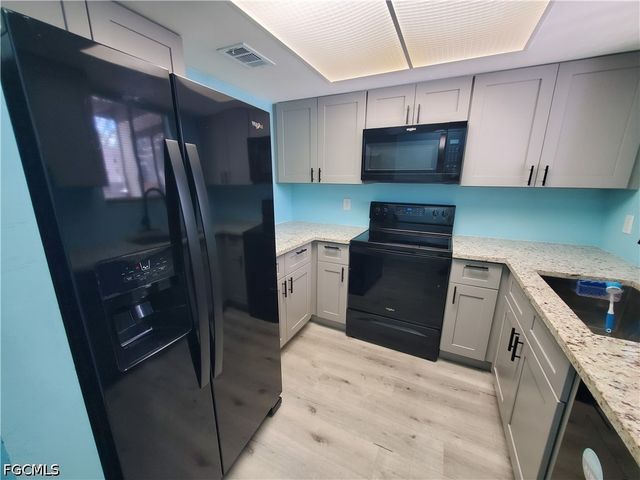 1055 Palm AVE 214, North Fort Myers, FL 33903
