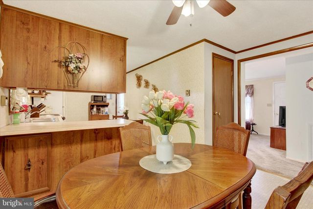 10 CHERRY CT, New Oxford, PA 17350
