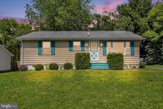 10 CHERRY CT, New Oxford, PA 17350