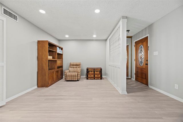 2212 Shadowdale Drive 358, Houston, TX 77043