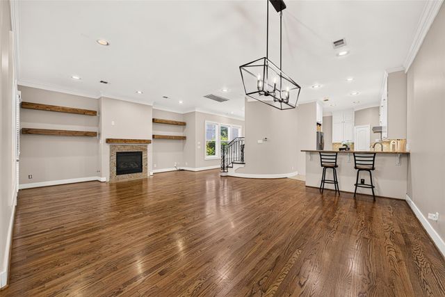 2816 Mcculloch Circle, Houston, TX 77056