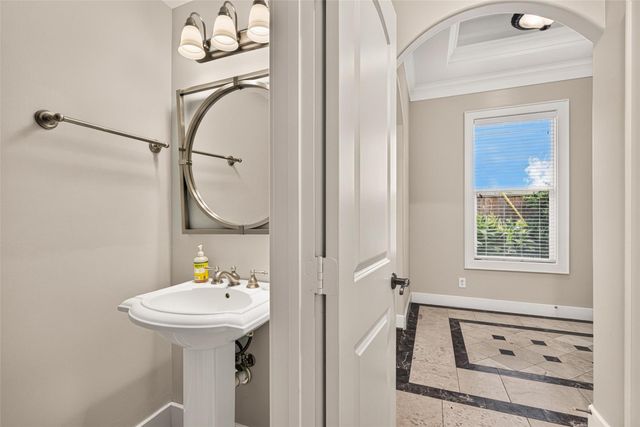 2816 Mcculloch Circle, Houston, TX 77056