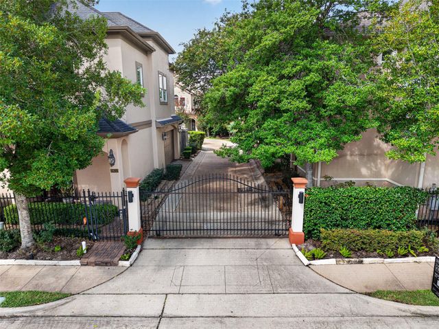 2816 Mcculloch Circle, Houston, TX 77056