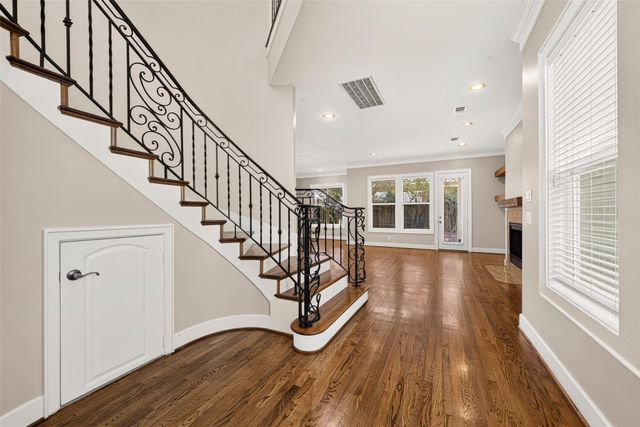 2816 Mcculloch Circle, Houston, TX 77056