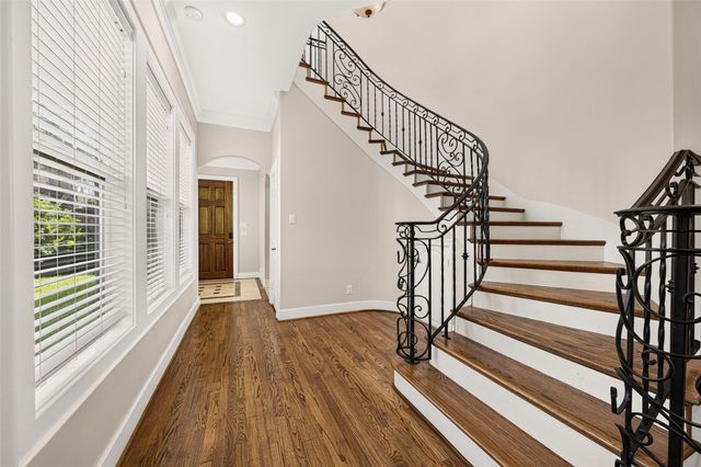 2816 Mcculloch Circle, Houston, TX 77056