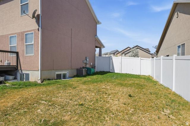 7553 S VALLEY MAPLE DR, West Jordan, UT 84081