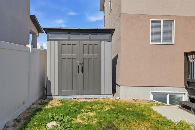 7553 S VALLEY MAPLE DR, West Jordan, UT 84081