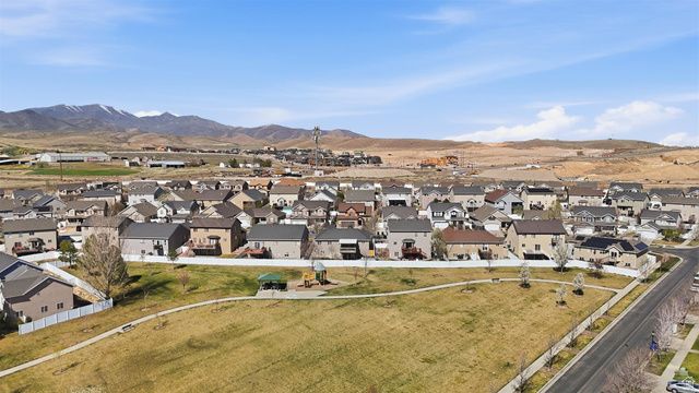 7553 S VALLEY MAPLE DR, West Jordan, UT 84081