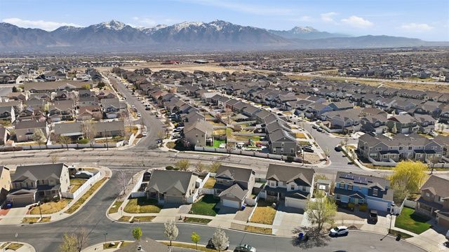 7553 S VALLEY MAPLE DR, West Jordan, UT 84081