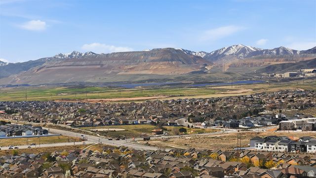 7553 S VALLEY MAPLE DR, West Jordan, UT 84081