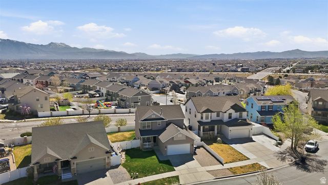 7553 S VALLEY MAPLE DR, West Jordan, UT 84081