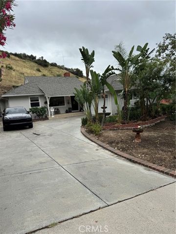 924 Irving Drive, Burbank, CA 91504